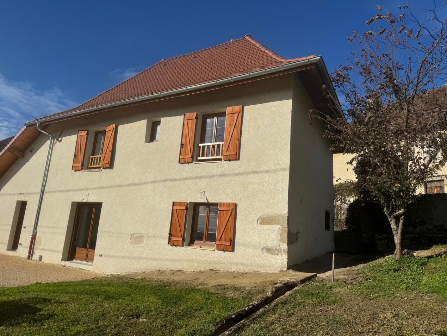 Maison Leonora Saint-Genix-sur-Guiers المظهر الخارجي الصورة