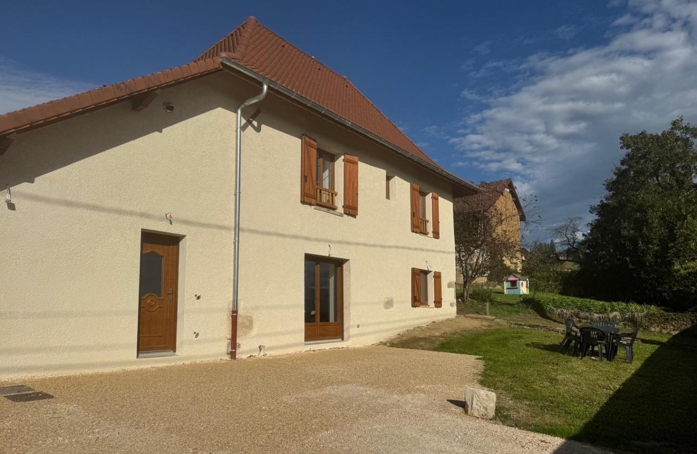 Maison Leonora Saint-Genix-sur-Guiers المظهر الخارجي الصورة